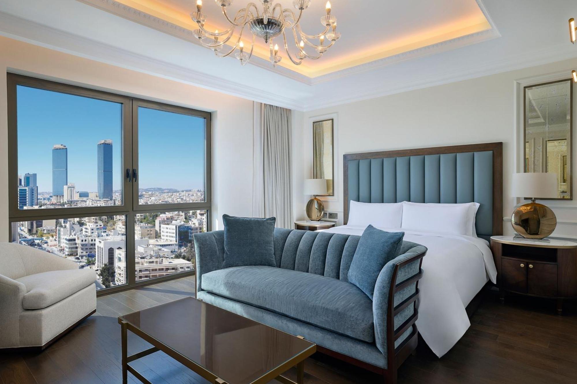 The Ritz-Carlton, Amman Hotel Exterior photo A bedroom at the Four Seasons Hotel