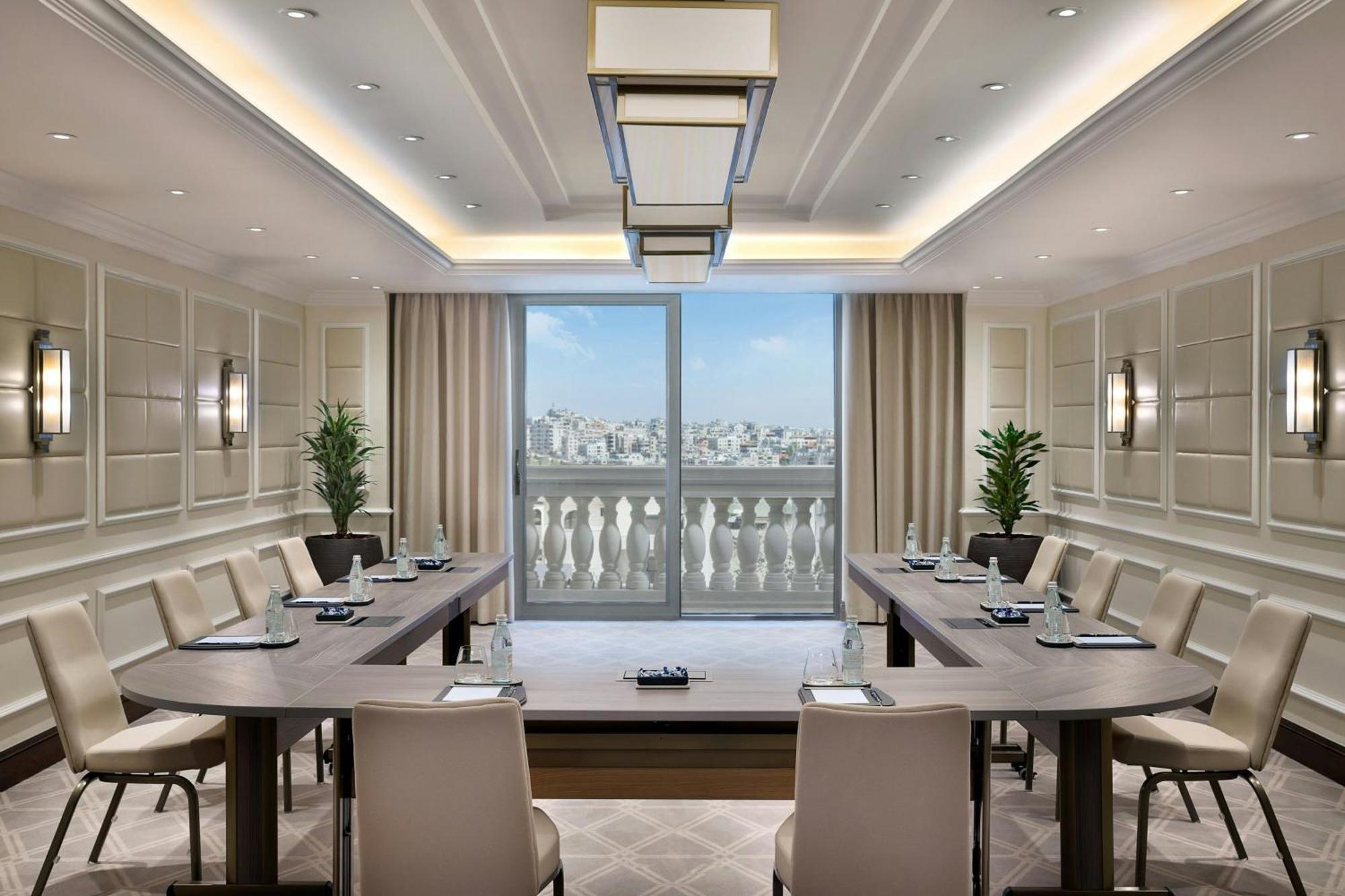The Ritz-Carlton, Amman Hotel Exterior photo Meeting room