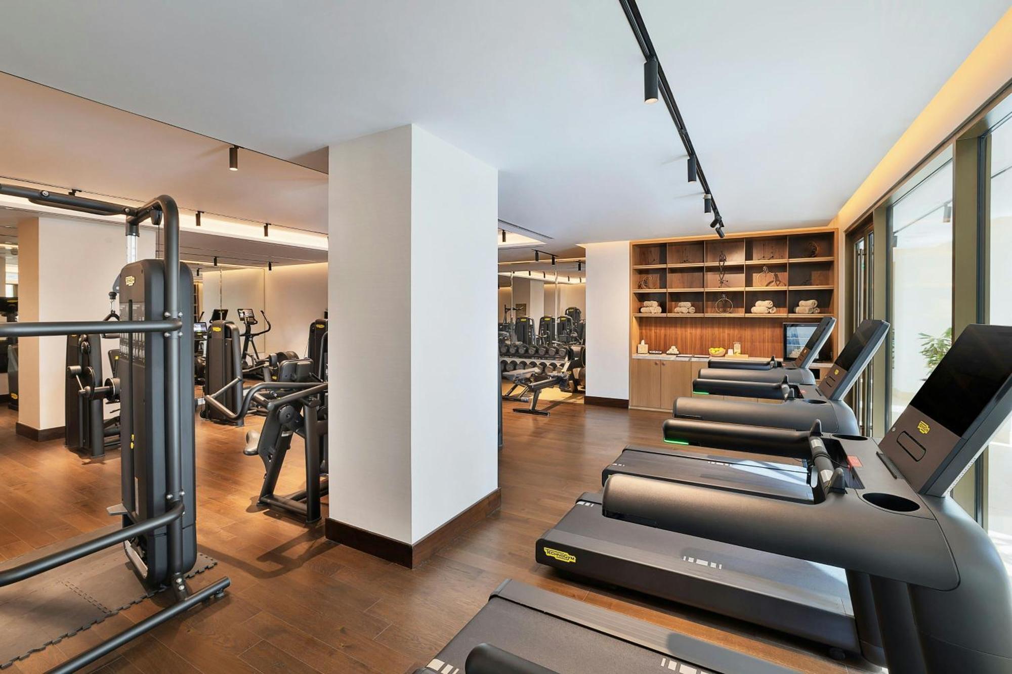 The Ritz-Carlton, Amman Hotel Exterior photo The gym at the hotel