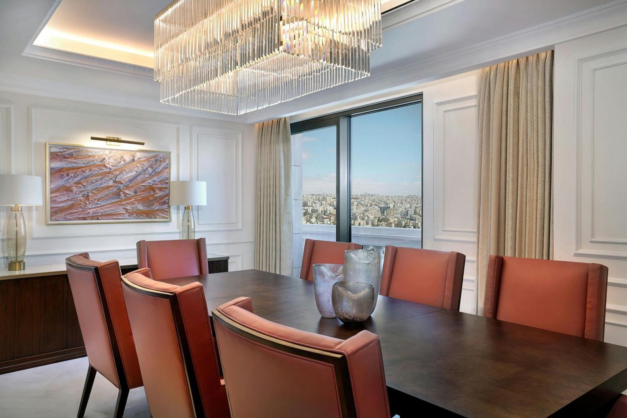 The Ritz-Carlton, Amman Hotel Exterior photo The dining room